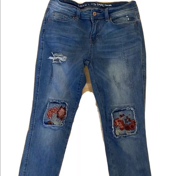 VANILLA STAR WOMENS/JUNIORS JEANS
• SIZE 5, CAPRI TOM BOY STYLE - Picture 2 of 10